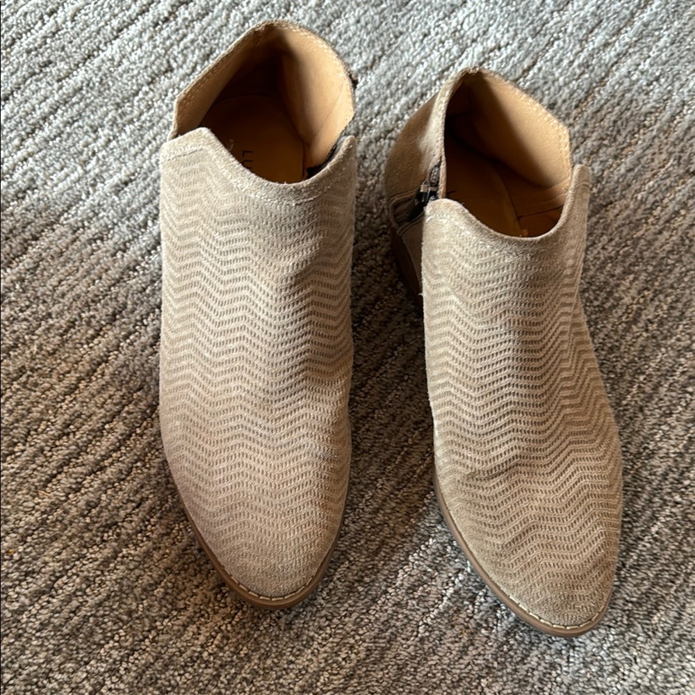 Lucky Brand  Farel  Suede ankle boots